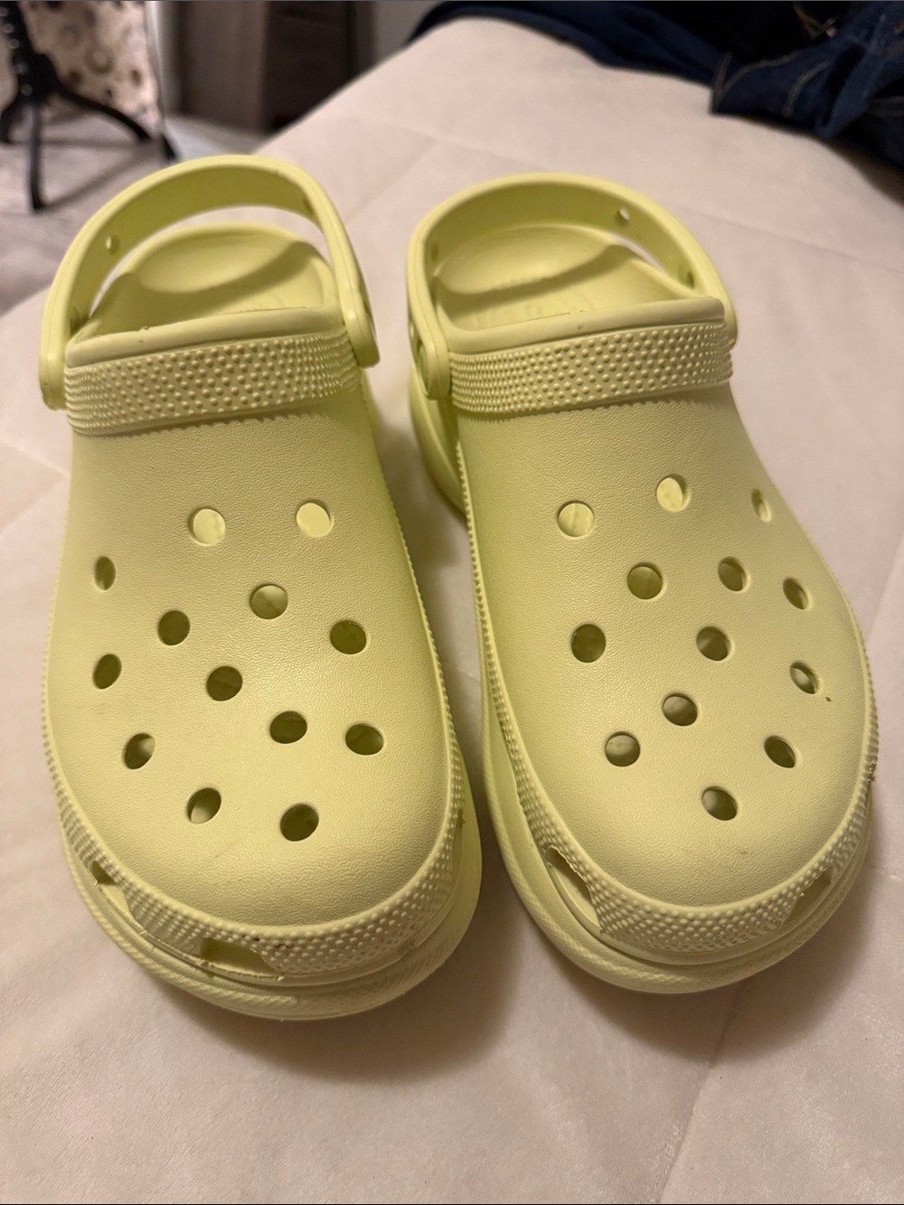 CROCS Classic Clog in Light Lime